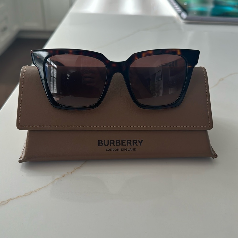Burberry Sunglasses NWT